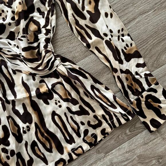 Cache Silk Leopard Print Blouse - Picture 5 of 8